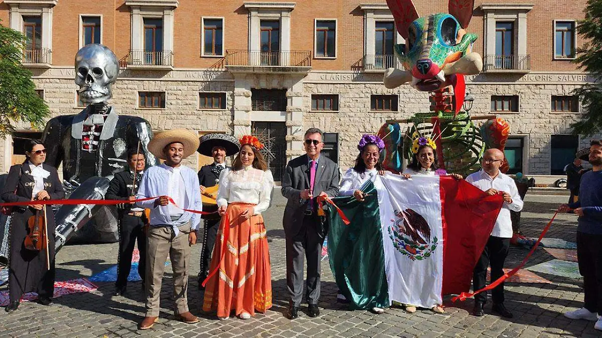 La presidenta municipal de Atlixco, Ariadna Ayala Camarillo, anunció que “El Valle de Catrinas” llegó a Roma, Italia